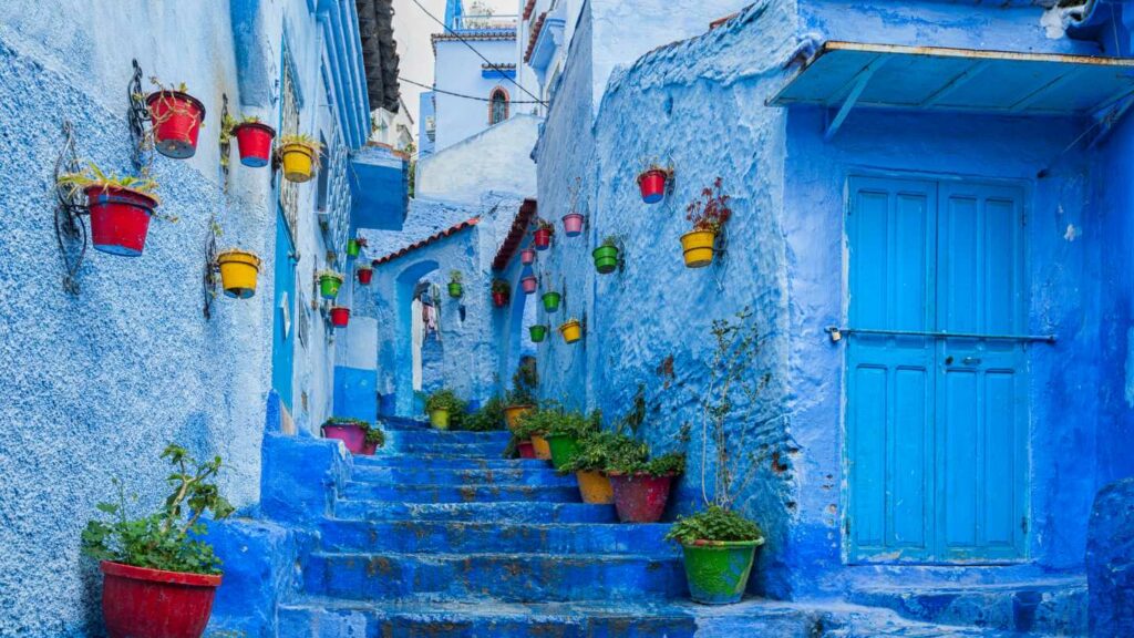 Hidden Gems: Unique Travel Spots You Need to Explore in 2025 - Image 1