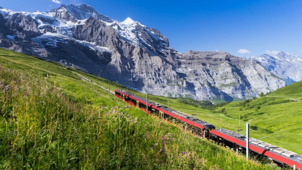 Top 5 Honeymoon Destinations for 2025: Where to Start Your New Journey Together - Image 5
