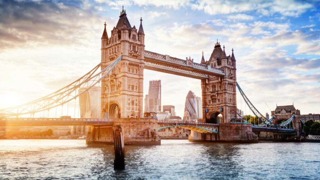 When is the Best Time to Visit London? Our Month-by-Month Guide - Featured Image