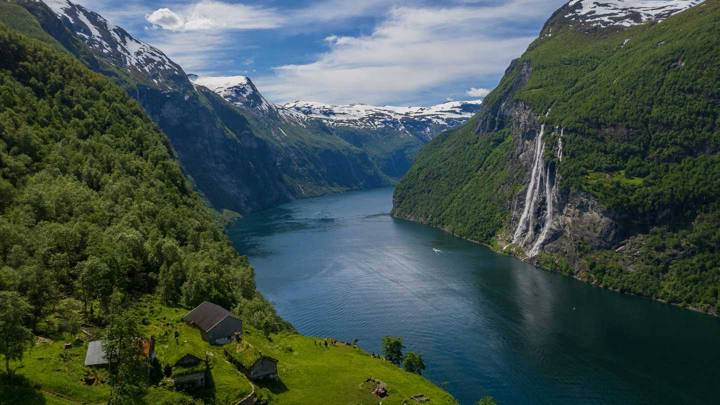 The Maldives: Where Paradise Meets the Indian Ocean - Image 3